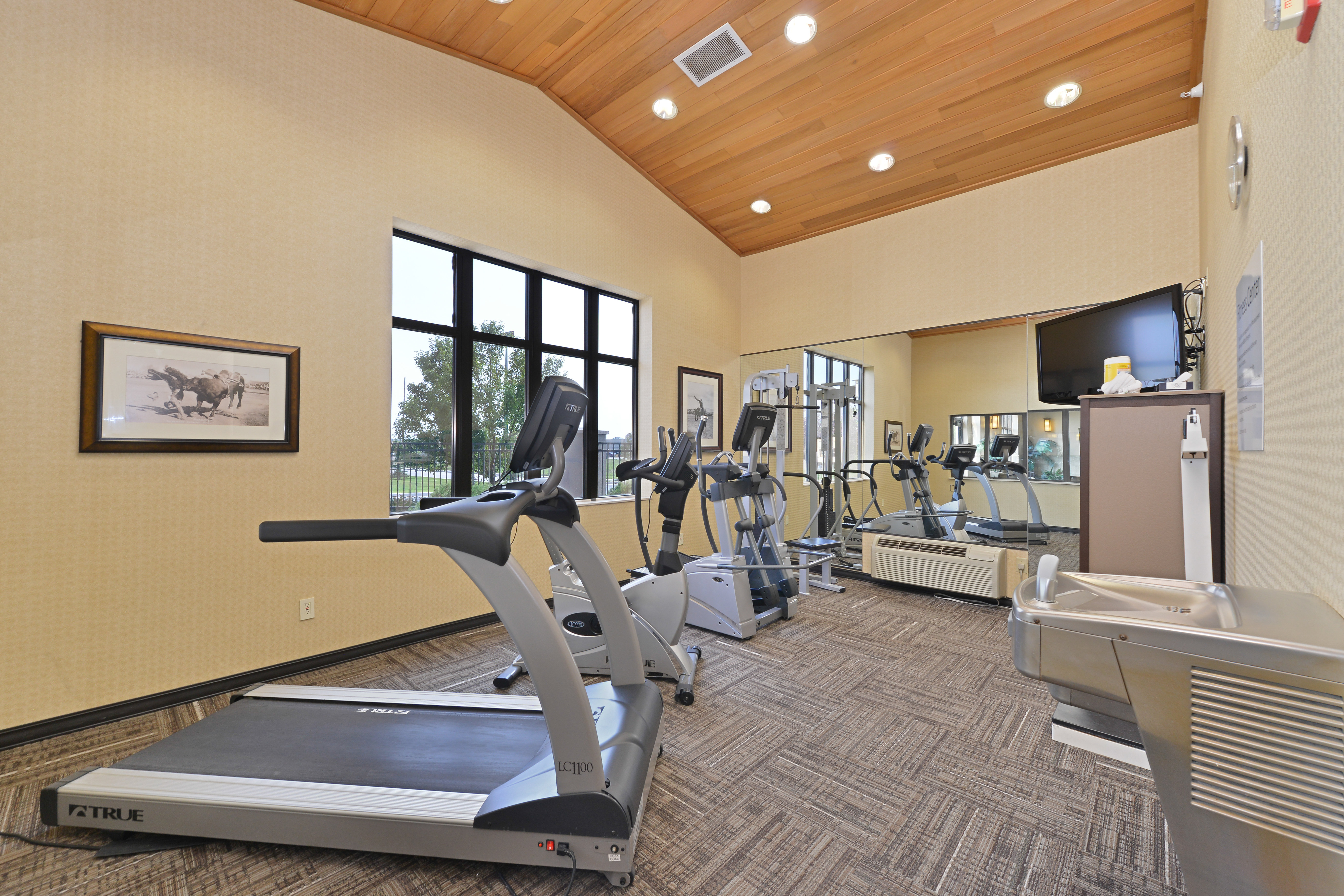 holiday inn express and suites gillette by ihg