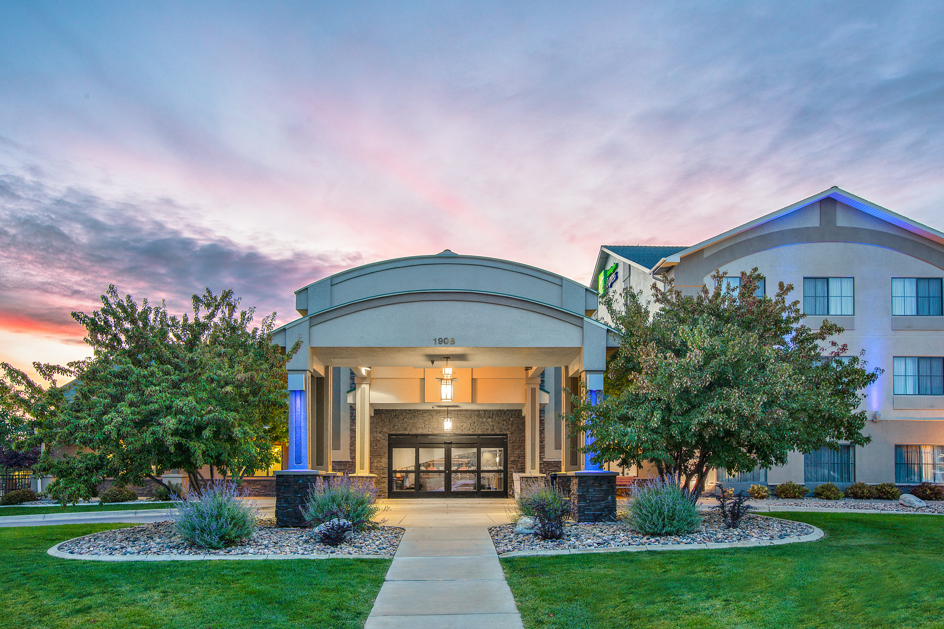 holiday inn express and suites gillette by ihg