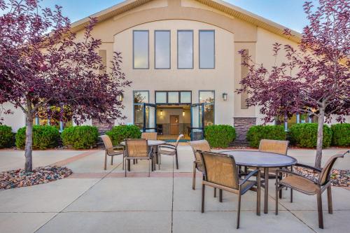holiday inn express and suites gillette by ihg