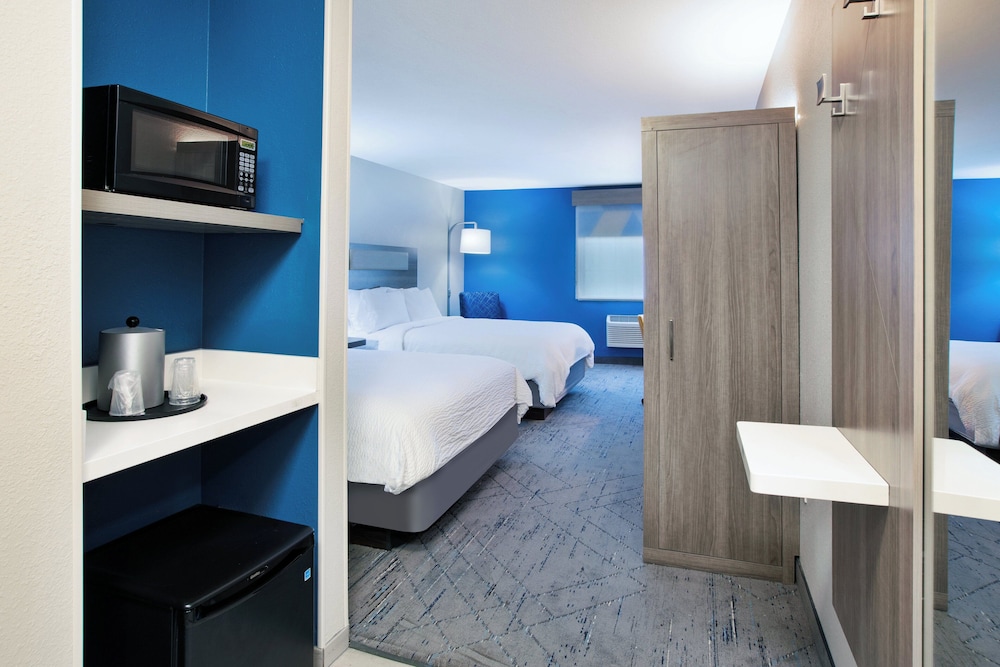 holiday inn express and suites wauseon by ihg