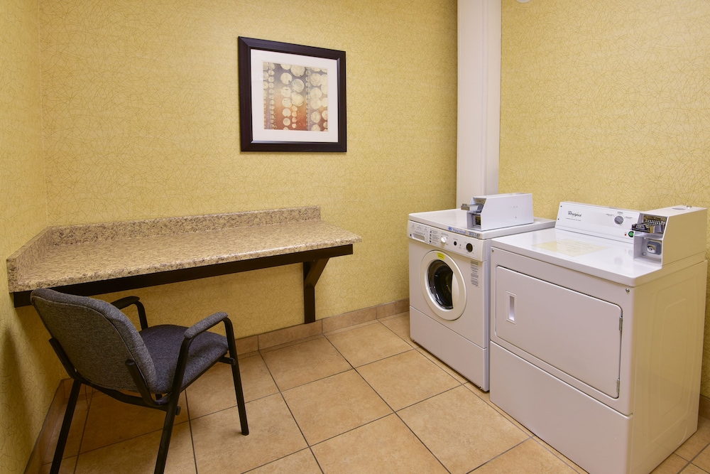 holiday inn express and suites wauseon by ihg