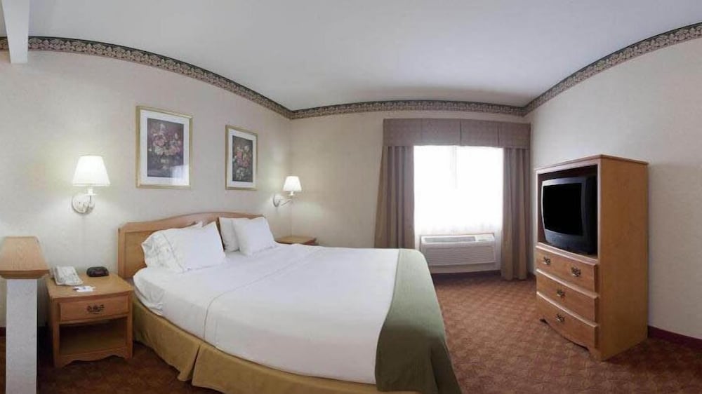 holiday inn express and suites wauseon by ihg