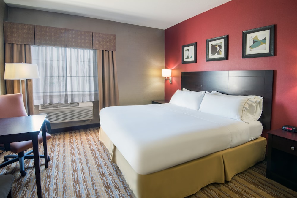 holiday inn express and suites wauseon by ihg