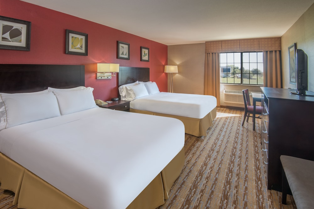 holiday inn express and suites wauseon by ihg