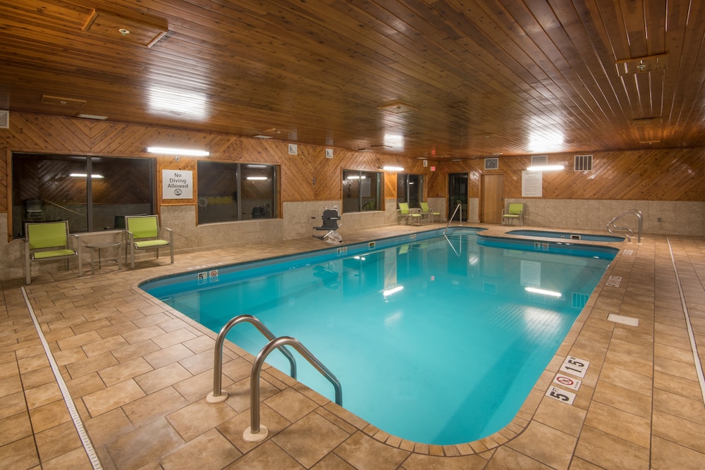 holiday inn express and suites wauseon by ihg