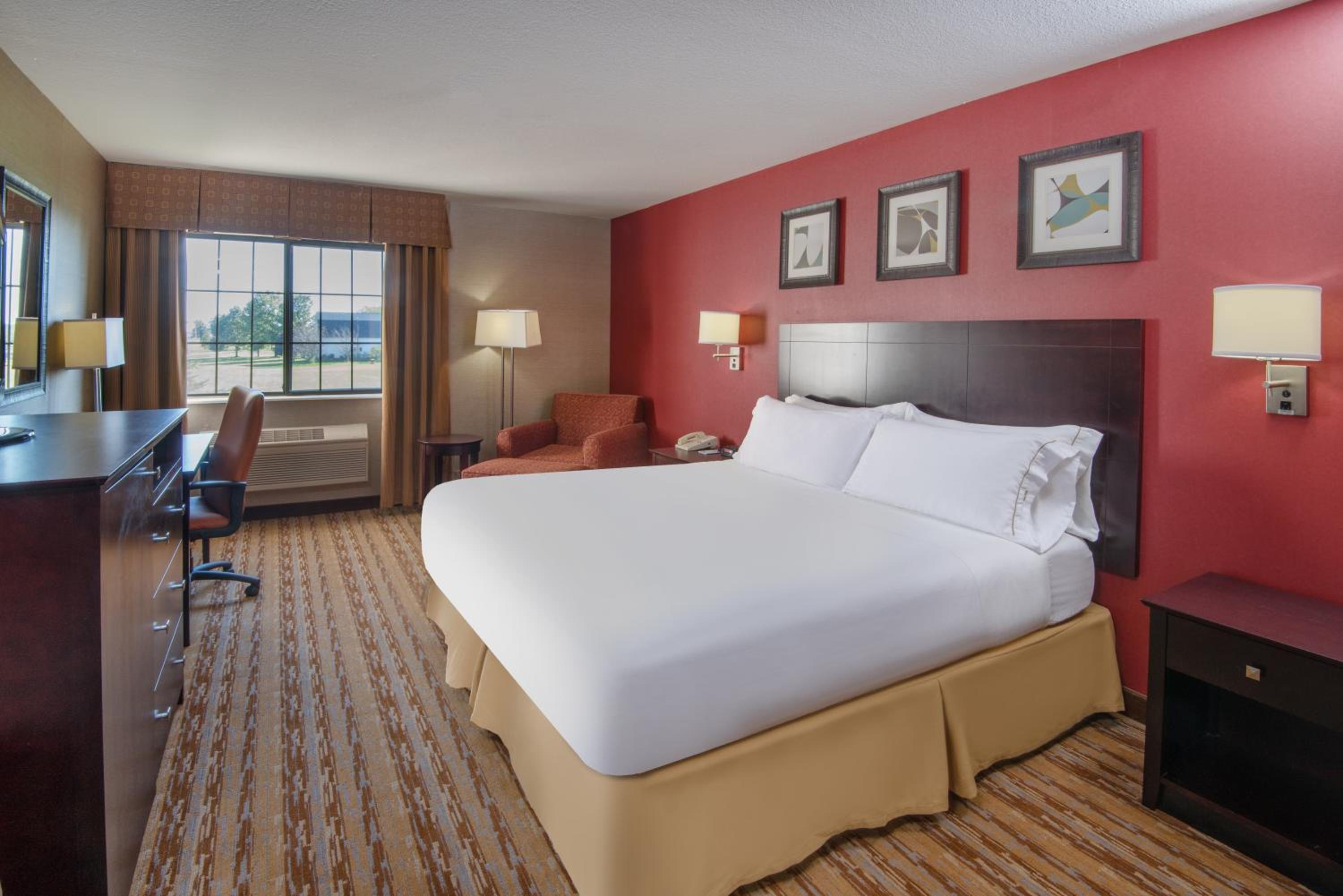 holiday inn express and suites wauseon by ihg