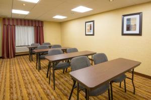 holiday inn express and suites wauseon by ihg