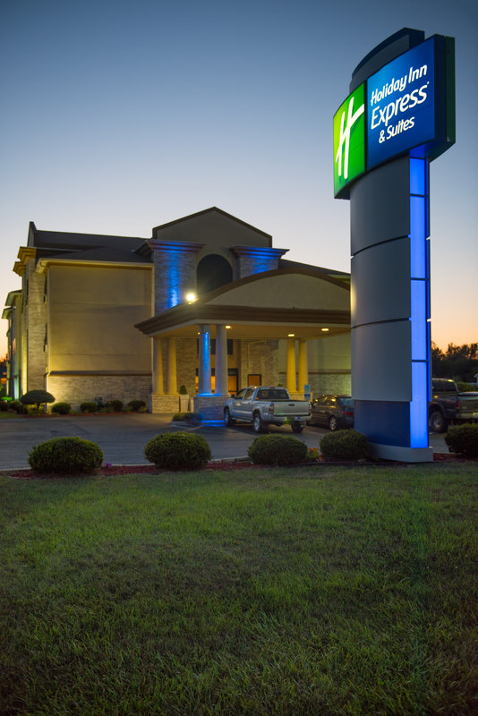 Holiday Inn Express & Suites Wauseon, An Ihg Hotel