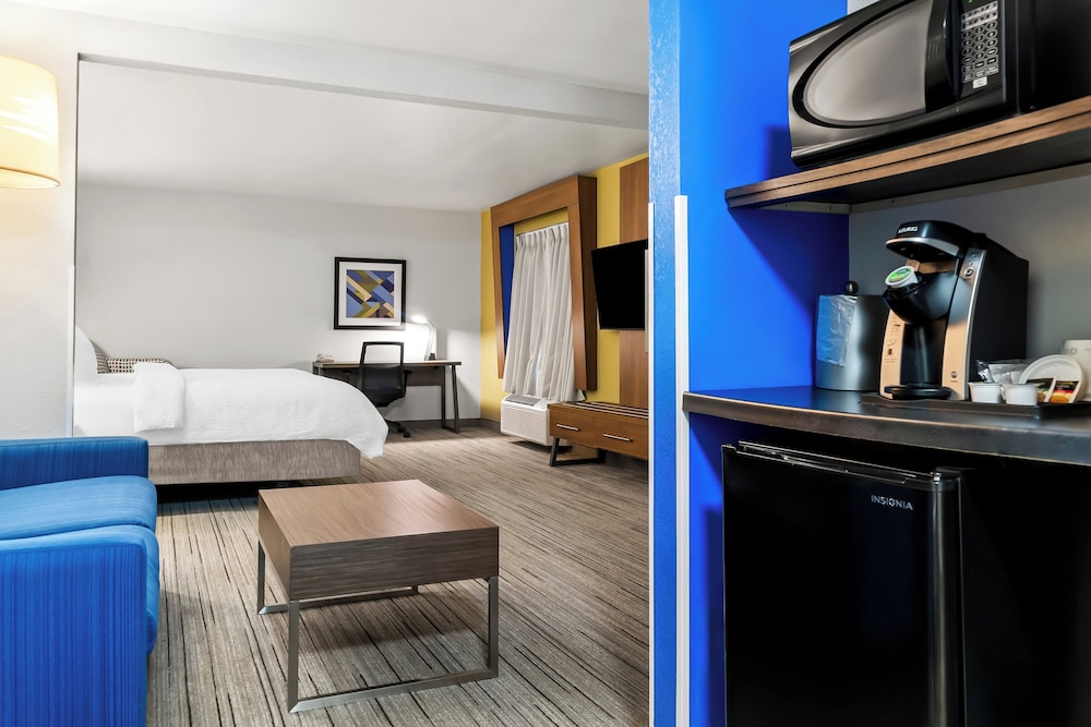 holiday inn express and suites marion by ihg