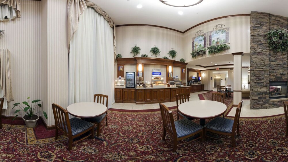 holiday inn express and suites marion by ihg