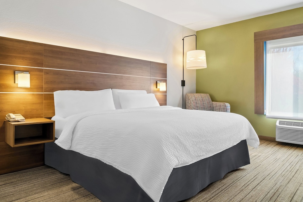 holiday inn express and suites marion by ihg