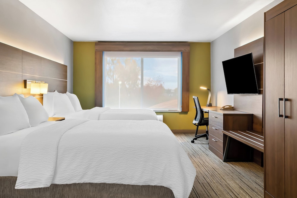holiday inn express and suites marion by ihg