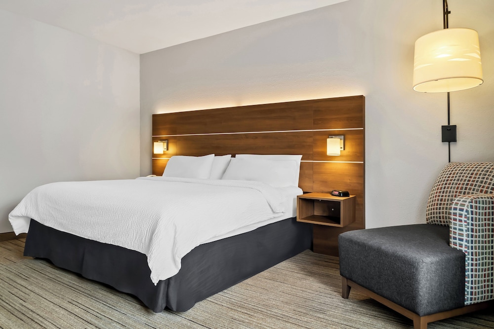 holiday inn express and suites marion by ihg