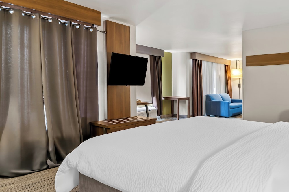 holiday inn express and suites marion by ihg
