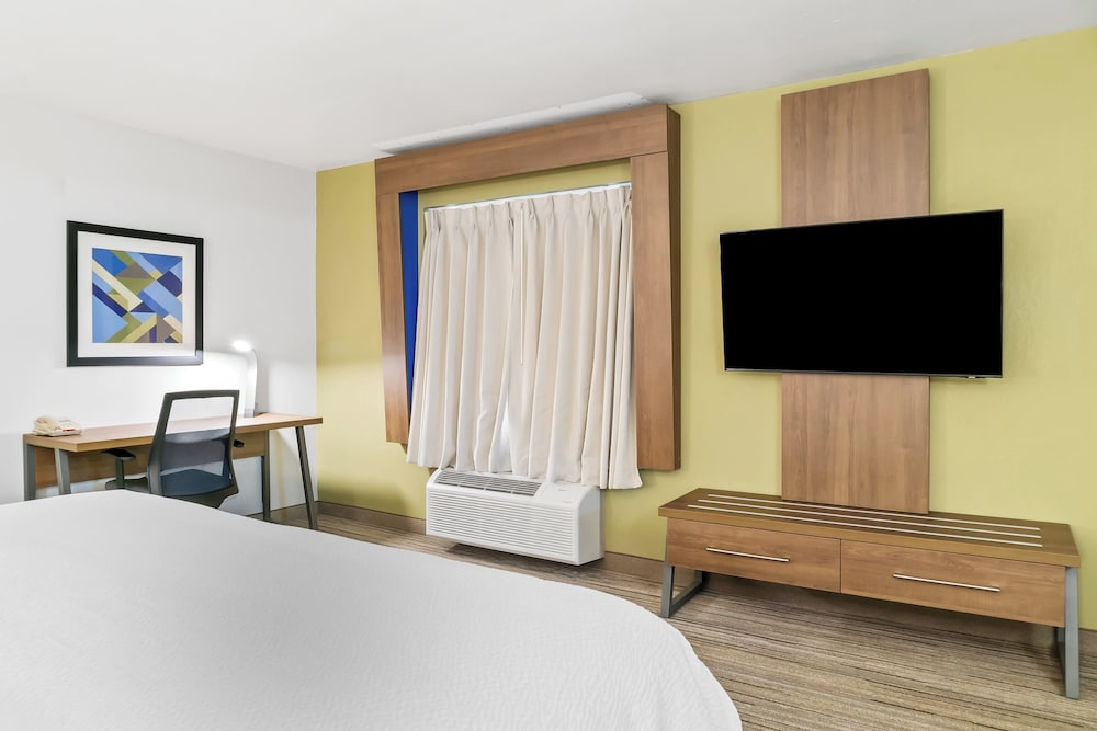 holiday inn express and suites marion by ihg