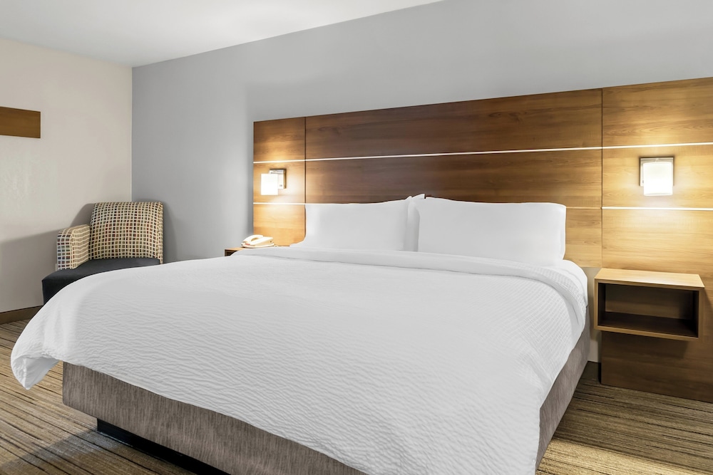 holiday inn express and suites marion by ihg