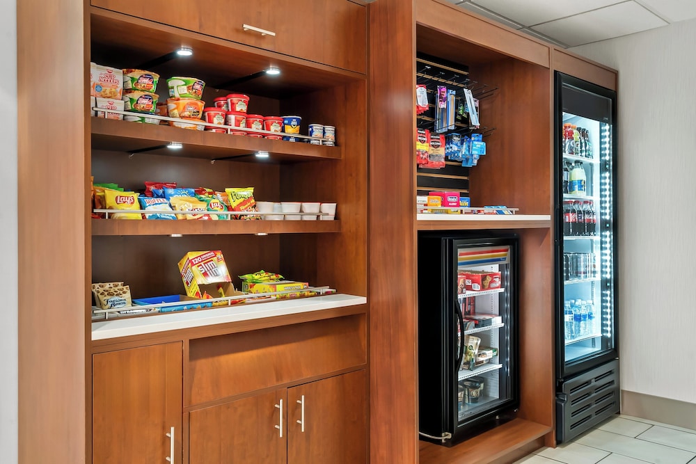 holiday inn express and suites marion by ihg