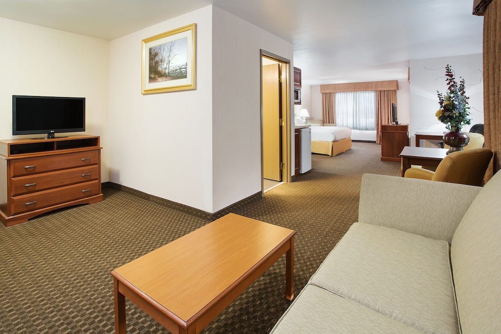 holiday inn express and suites marion by ihg