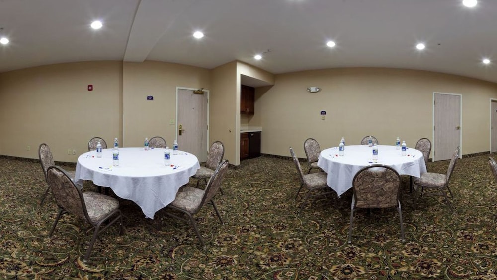holiday inn express and suites marion by ihg