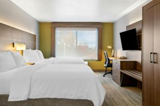holiday inn express and suites marion by ihg