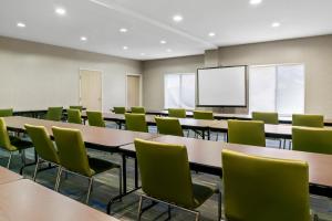holiday inn express and suites marion by ihg