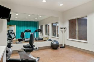holiday inn express and suites marion by ihg