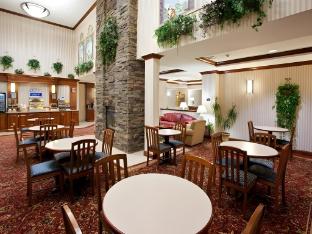 holiday inn express and suites marion by ihg