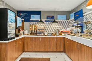 holiday inn express and suites marion by ihg