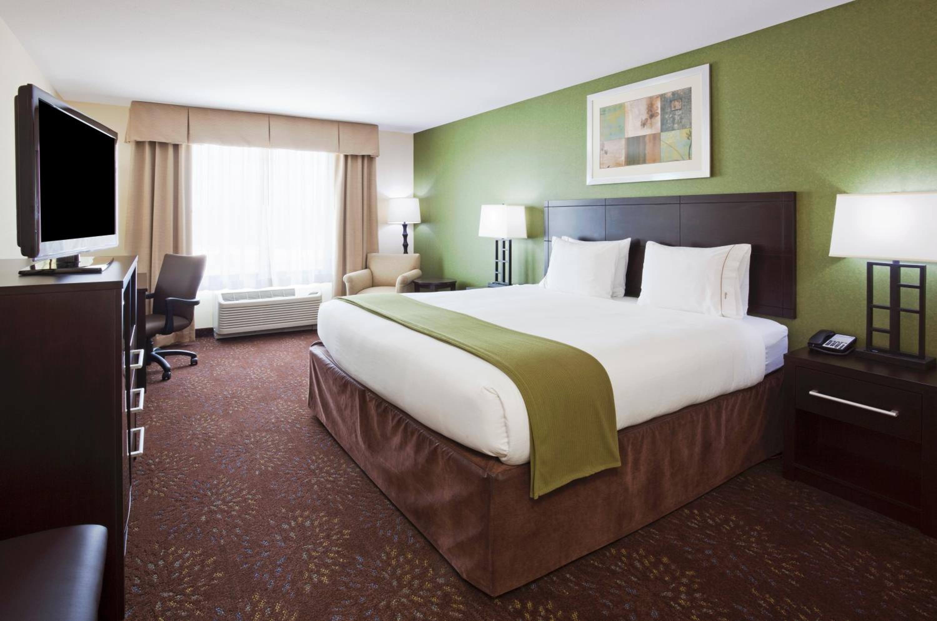 holiday inn express and suites aberdeen by ihg