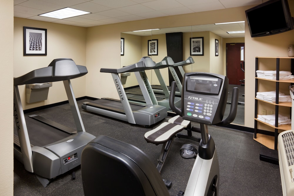 holiday inn express and suites aberdeen by ihg