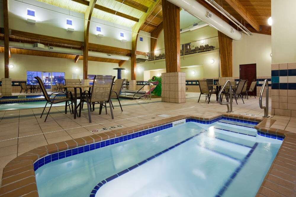 holiday inn express and suites aberdeen by ihg
