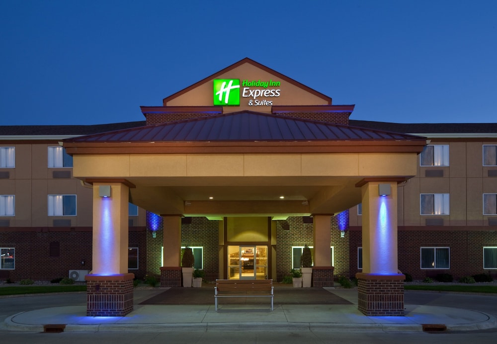 holiday inn express and suites aberdeen by ihg