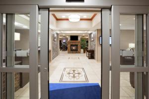 holiday inn express and suites aberdeen by ihg