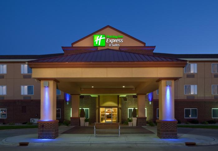 holiday inn express and suites aberdeen by ihg