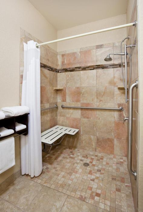 holiday inn express and suites aberdeen by ihg