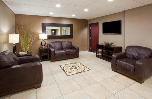 holiday inn express and suites aberdeen by ihg