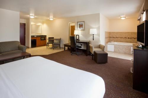 holiday inn express and suites aberdeen by ihg