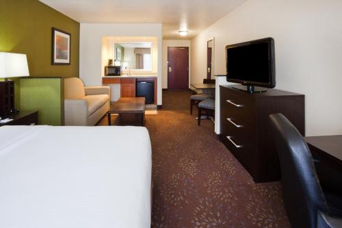 holiday inn express and suites aberdeen by ihg