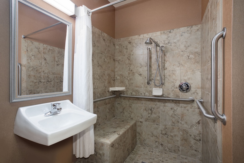 holiday inn express and suites yankton by ihg