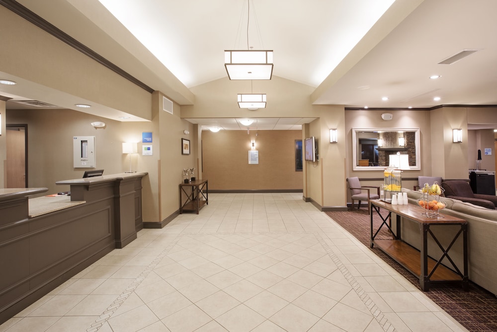 holiday inn express and suites yankton by ihg