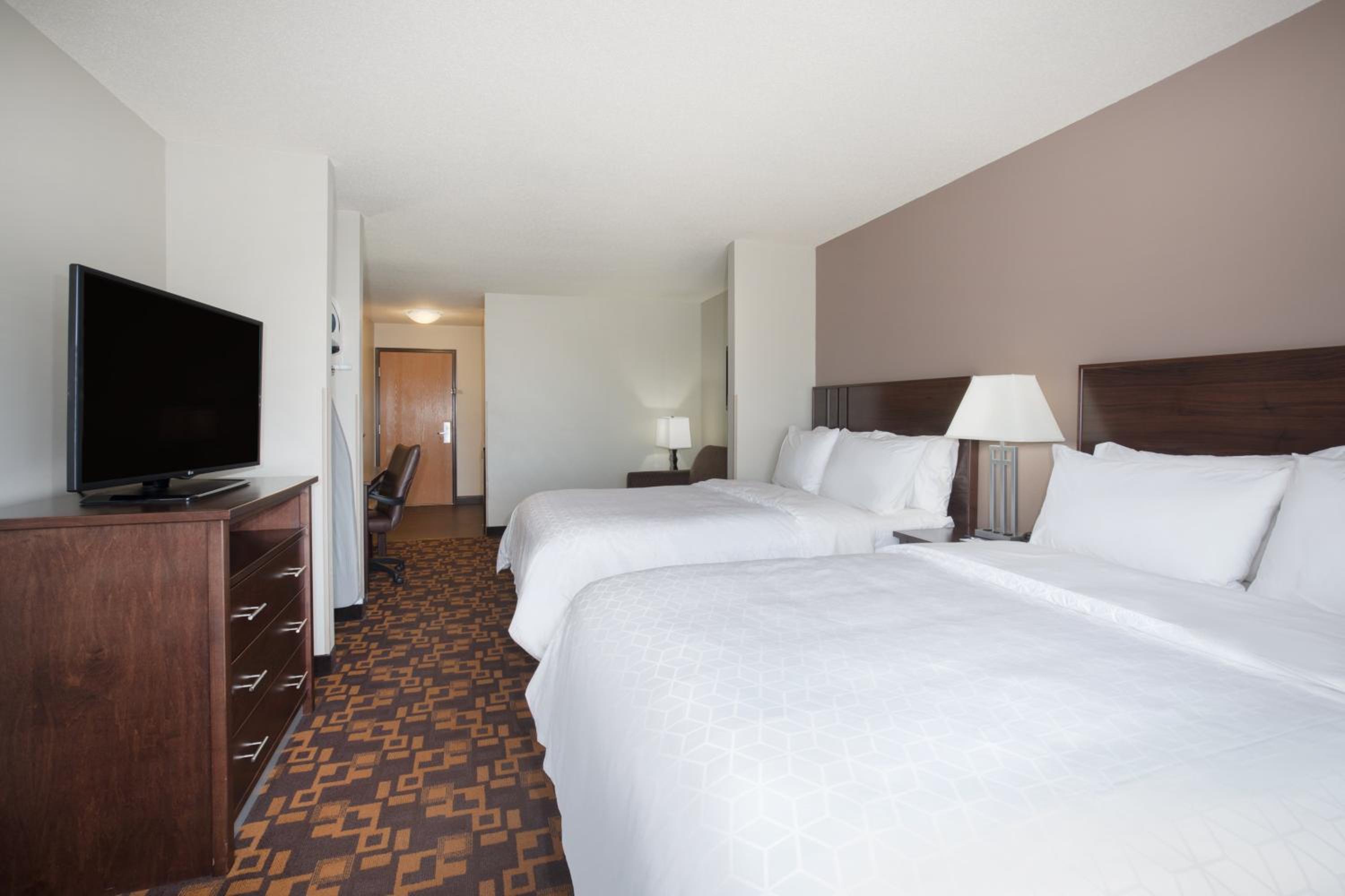 holiday inn express and suites yankton by ihg