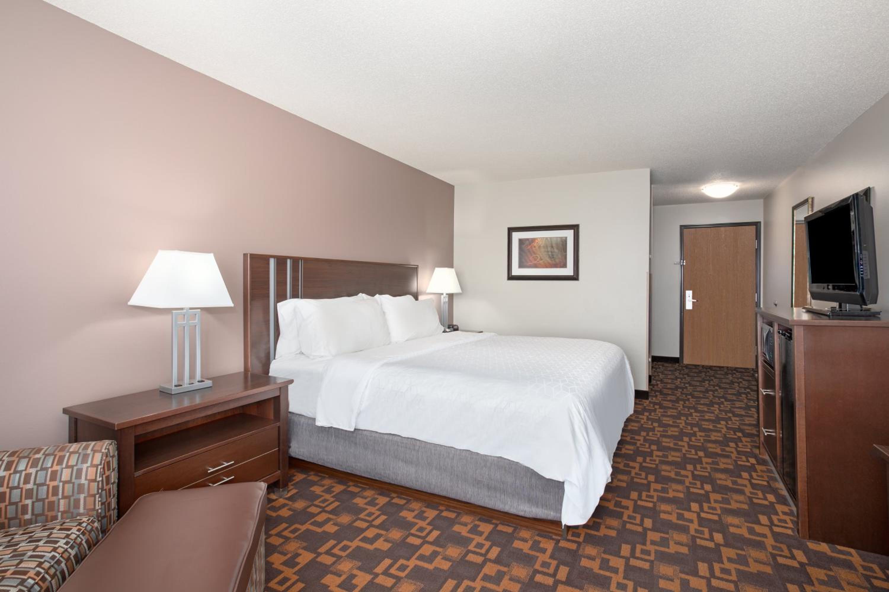 holiday inn express and suites yankton by ihg