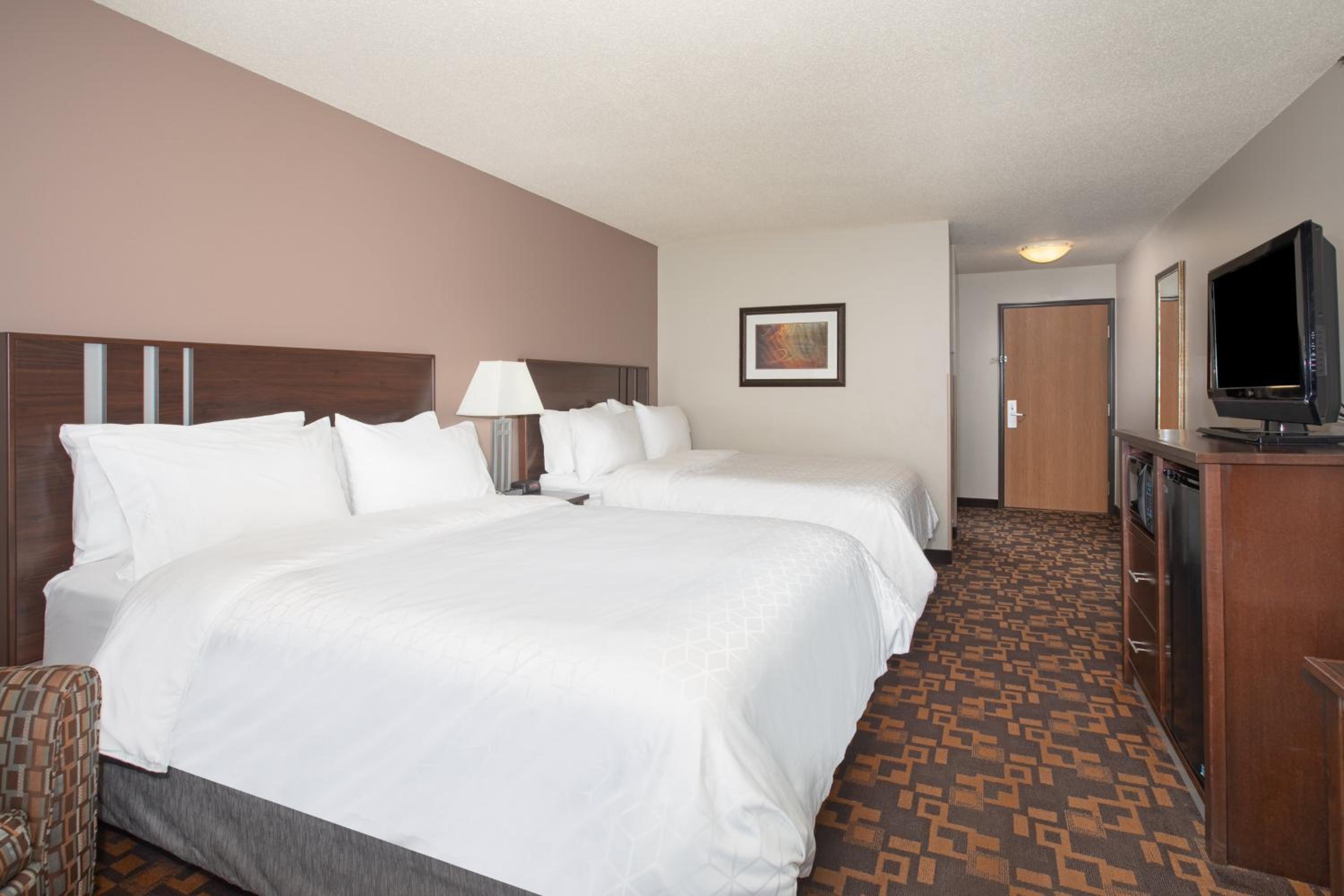 holiday inn express and suites yankton by ihg