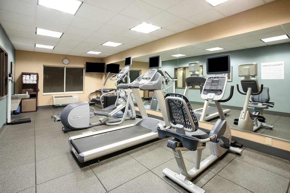 holiday inn express and suites yankton by ihg