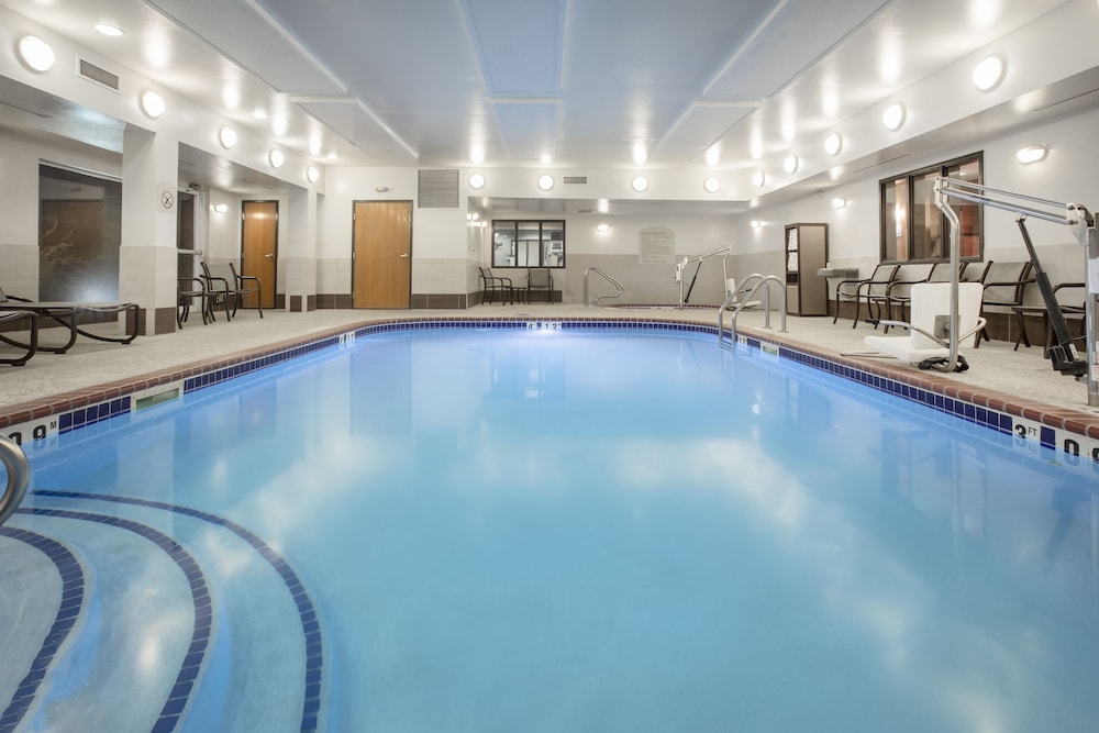 holiday inn express and suites yankton by ihg