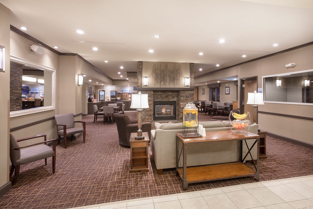 holiday inn express and suites yankton by ihg