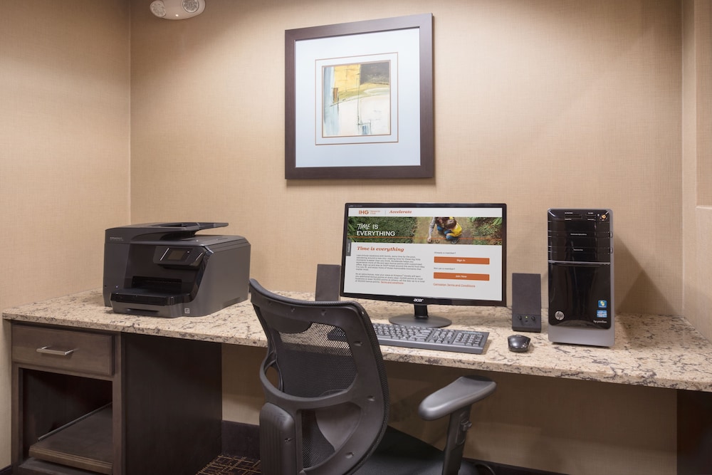 holiday inn express and suites yankton by ihg
