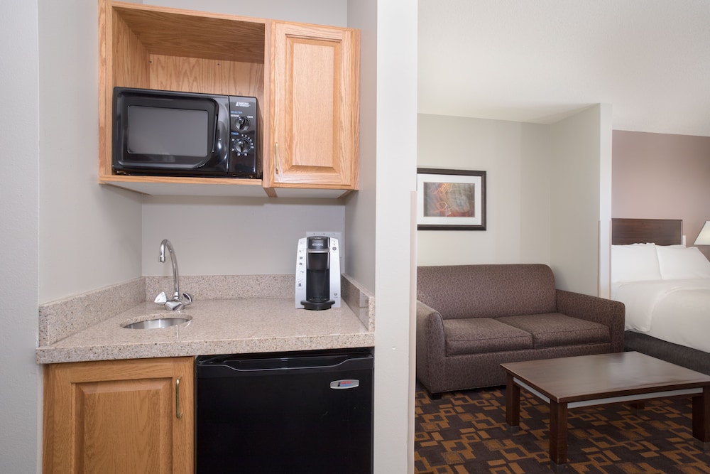 holiday inn express and suites yankton by ihg
