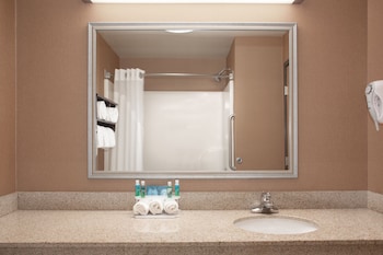 Holiday Inn Express & Suites Yankton By Ihg,Yankton>>Vermillion,3 star