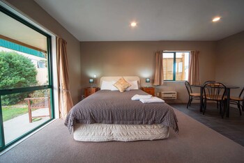 Coronation Park,Near Ashburton Domain,4 star